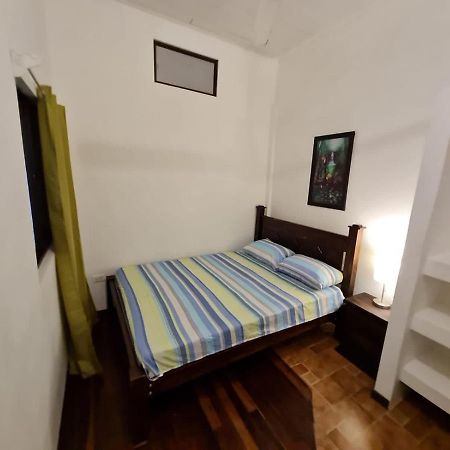 Apartamento Spiral, En El Centro De Quepos. Daire Dış mekan fotoğraf