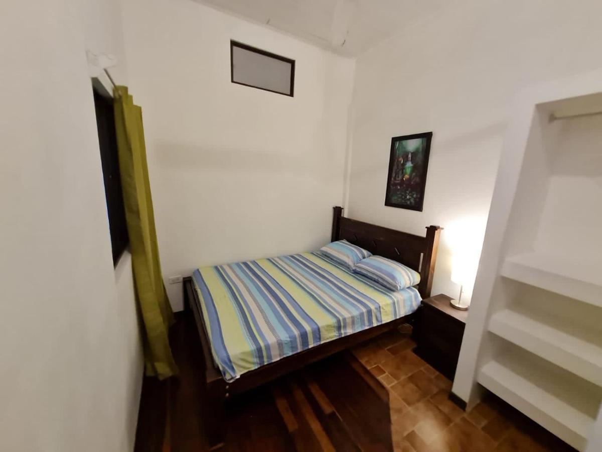 Apartamento Spiral, En El Centro De Quepos. Daire Dış mekan fotoğraf